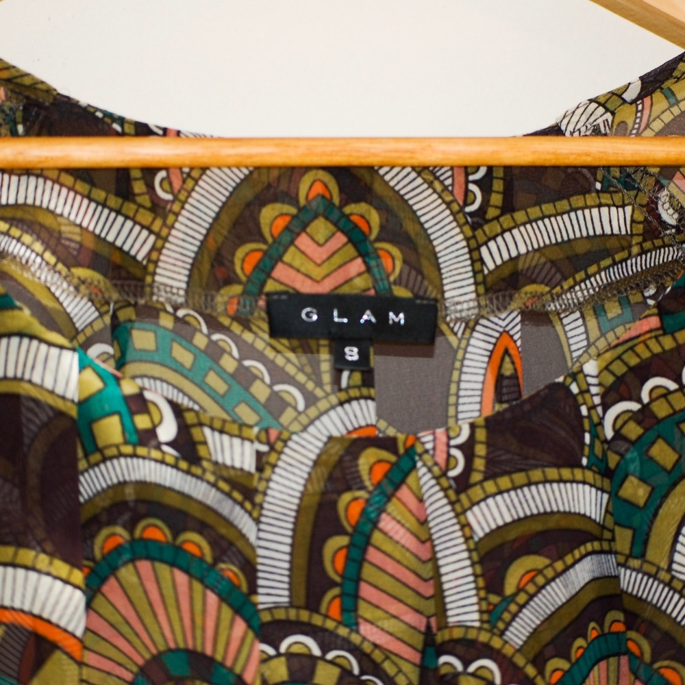 Fun, sheer patterned blouse - Picture 3 of 3